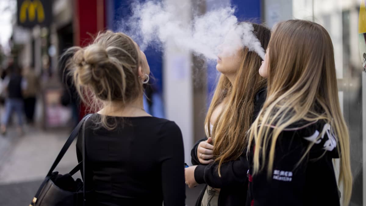 популярность электронных сигарет среди молодежи