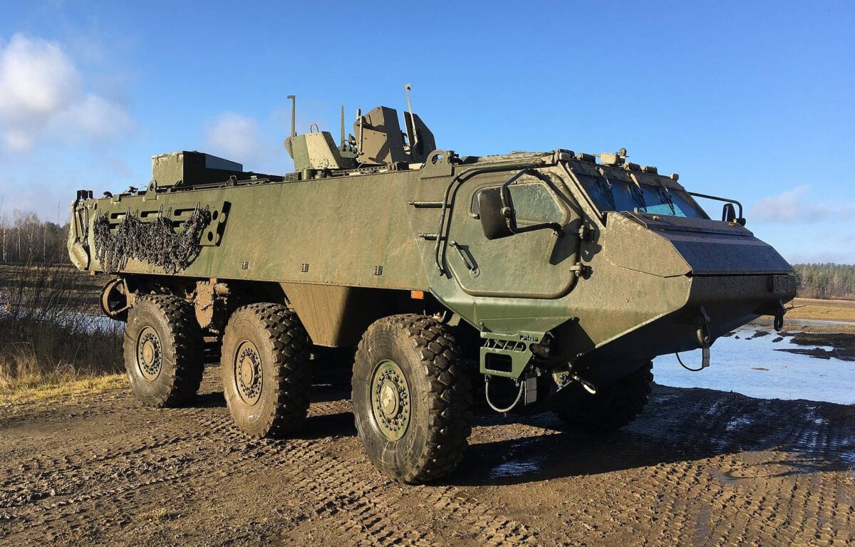Финляндия закупит для вооруженных сил тяжелые бронетранспортеры Patria 6×6