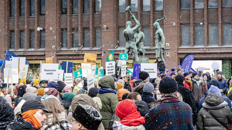 Министр труда газете Kauppalehti: законы о забастовках вступают в силу в субботу
