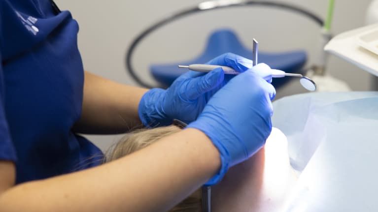 Различия в сроках ожидания приема стоматолога между муниципалитетами огромные