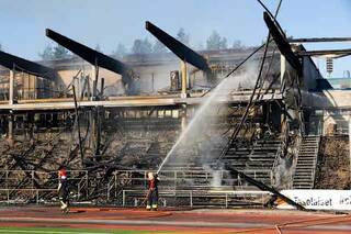 Сгорели трибуны столичного футбольного стадиона в Оулункюля