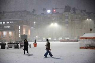 В Эспоо посреди метели произошла гроза – снежная буря повлияет на транспортное движение и электроснабжение на юге страны